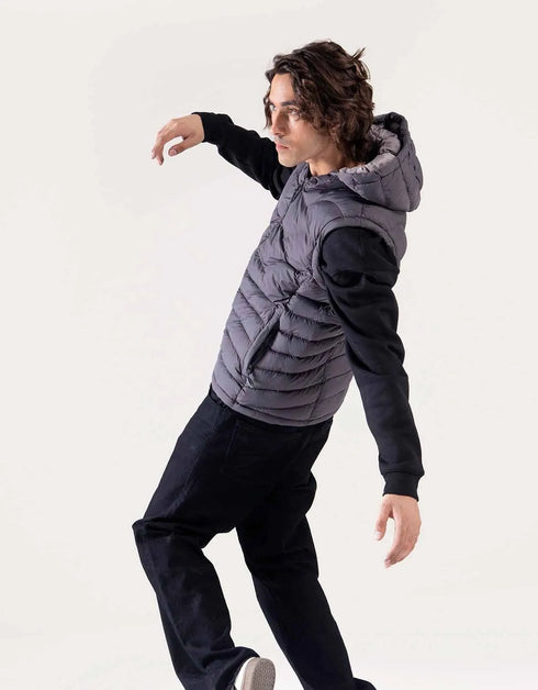 HOODED PUFFER VEST